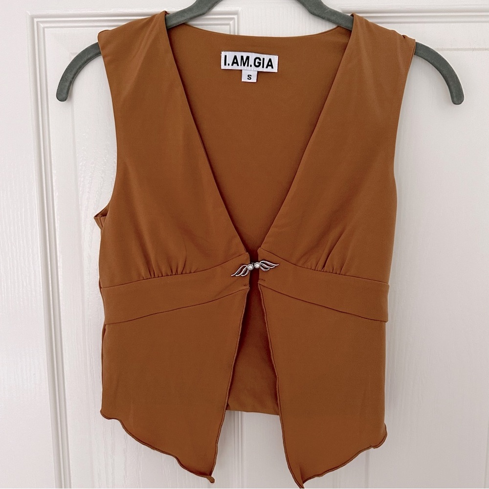 NW I am Gia brown Kaia angel clasp top
